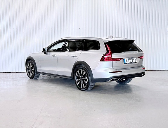 Volvo V60 Cross Country 5 of 5