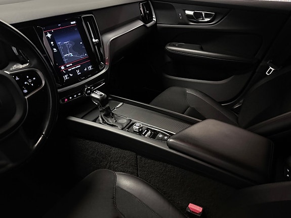 Volvo V60 Cross Country 9 of 22
