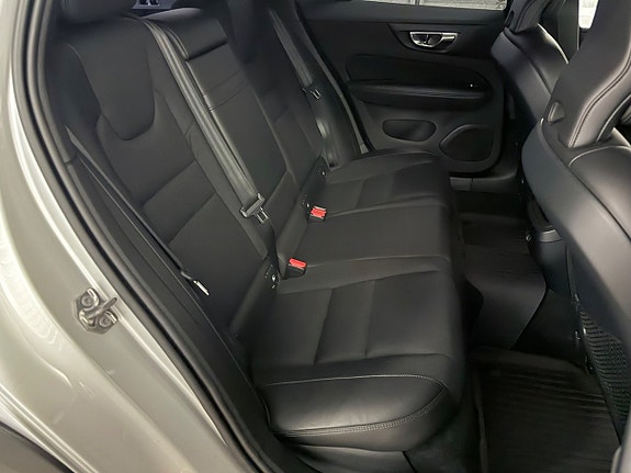 Volvo V60 Cross Country 15 of 22