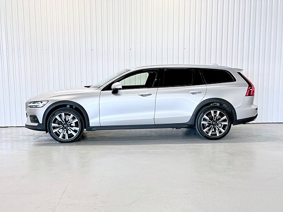 Volvo V60 Cross Country 6 of 22
