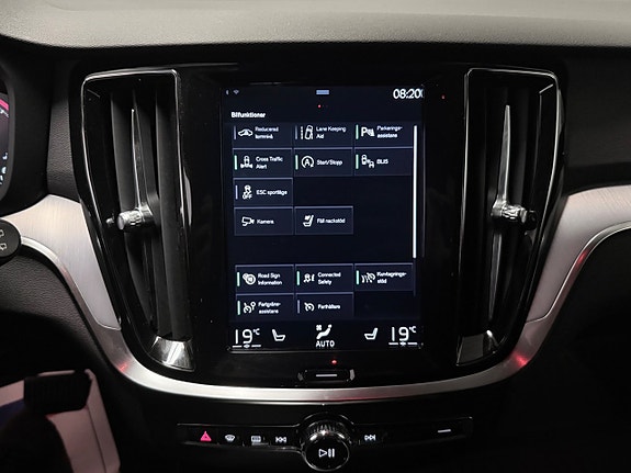 Volvo V60 Cross Country 22 of 22