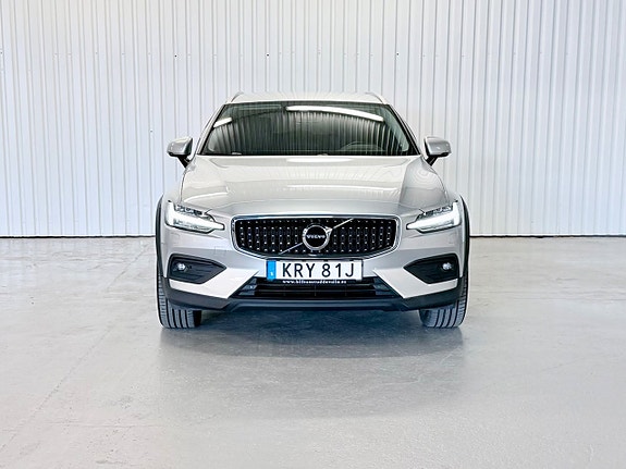 Volvo V60 Cross Country 8 of 22