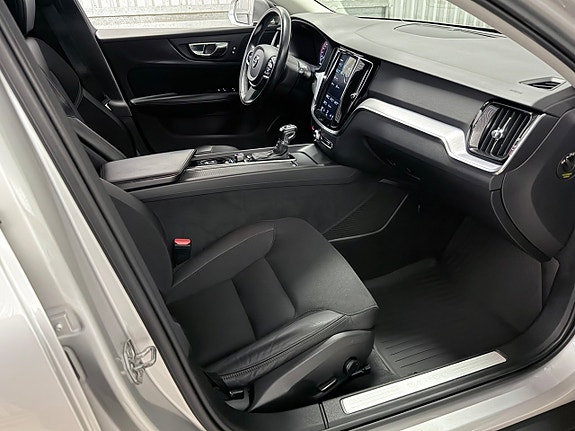 Volvo V60 Cross Country 13 of 22