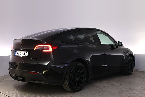 Tesla Model Y 5 of 5