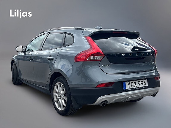 Volvo V40 Cross Country 3 of 4