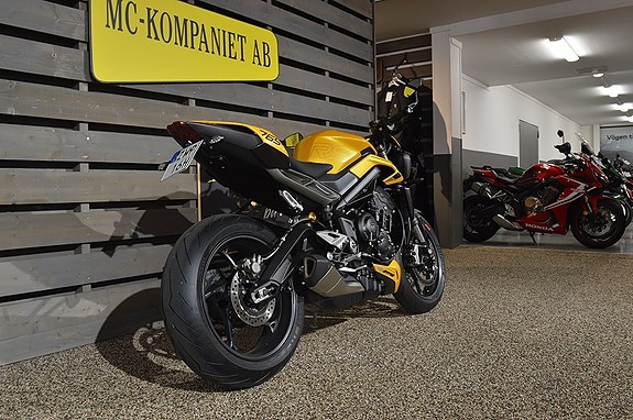 Triumph Street Triple RS 3 of 5