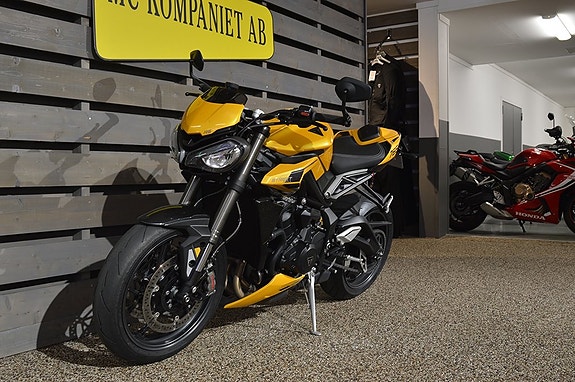 Triumph Street Triple RS 5 of 5