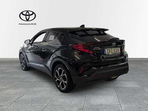 Toyota C-HR 4 of 5