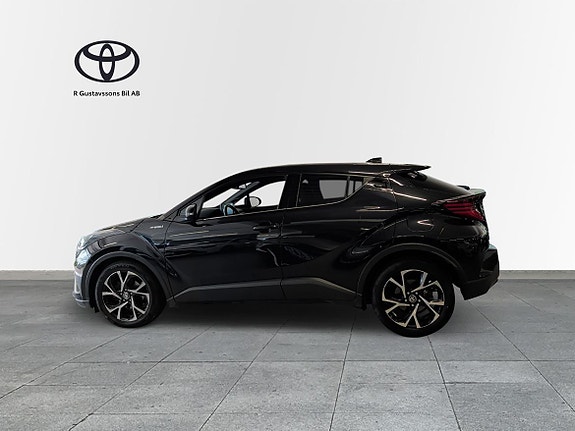 Toyota C-HR 3 of 5