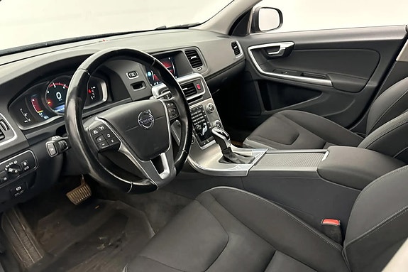 Volvo V60 4 of 5
