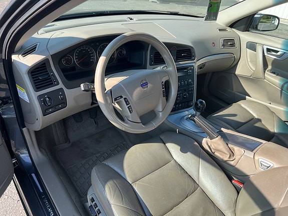 Volvo V70 7 of 7