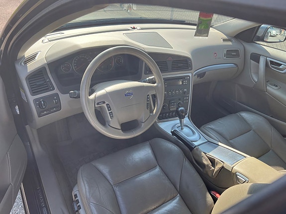 Volvo V70 5 of 7