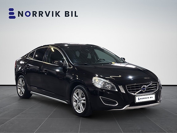 Volvo S60 2 of 5