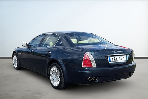 Maserati Quattroporte 3 of 5