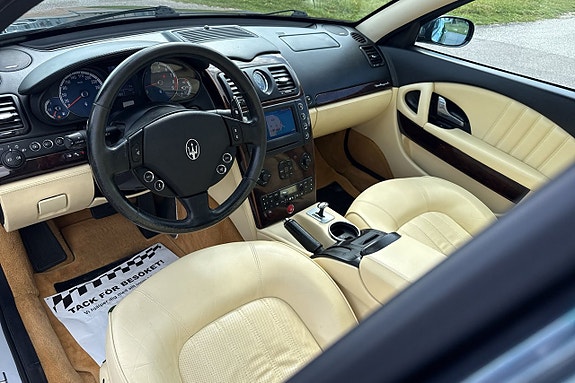 Maserati Quattroporte 13 of 27