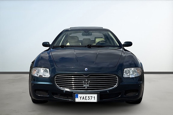 Maserati Quattroporte 8 of 27