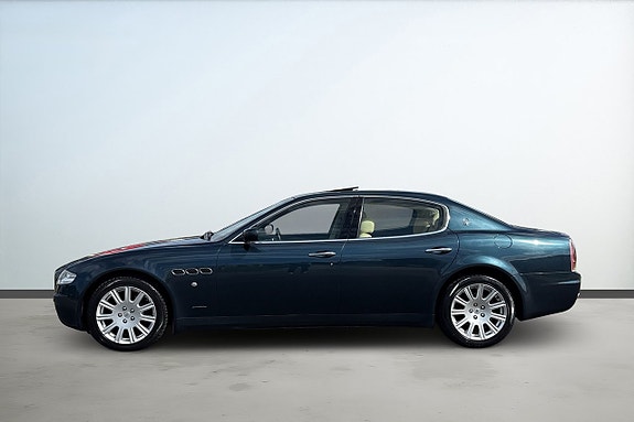Maserati Quattroporte 2 of 5