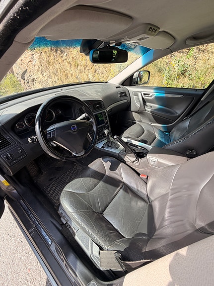 Volvo XC70 3 of 5