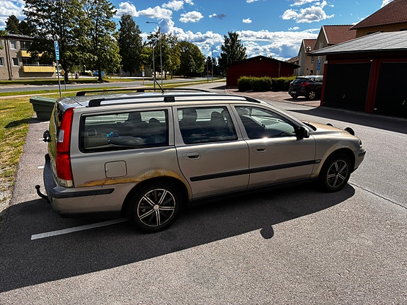 Volvo V70 4 of 10