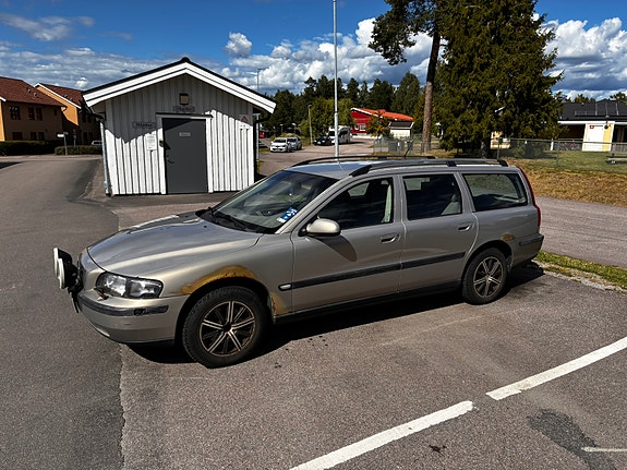 Volvo V70 3 of 10