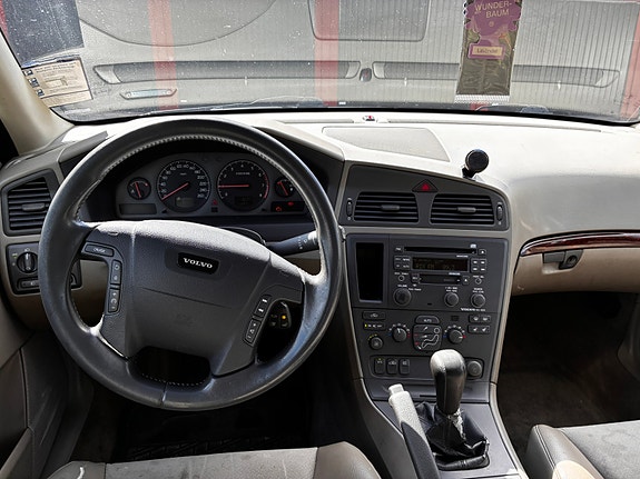 Volvo V70 5 of 10