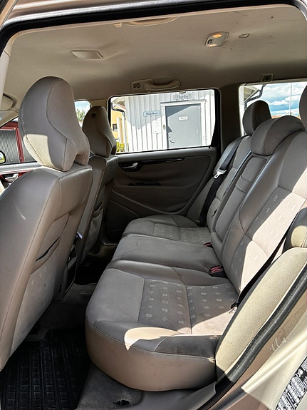 Volvo V70 9 of 10