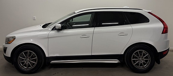 Volvo XC60 2 of 5