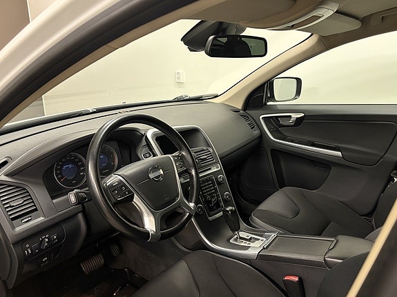 Volvo XC60 7 of 13