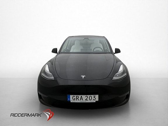 Tesla Model Y 3 of 5