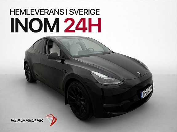 Tesla Model Y 4 of 5