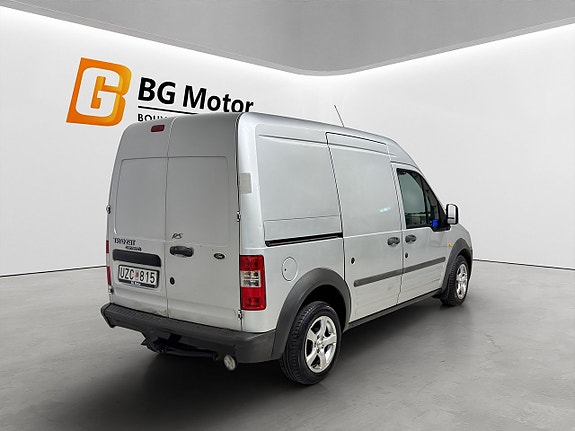 Ford Transit Connect 4 of 5