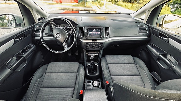 Volkswagen Sharan 3 of 4