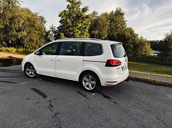 Volkswagen Sharan 2 of 4