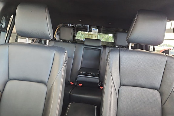 Toyota HiLux 14 of 16