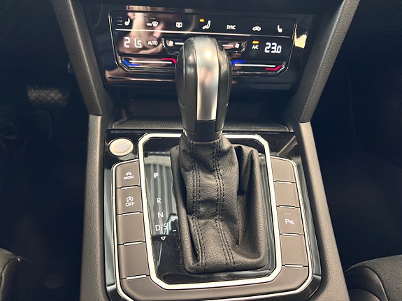 Volkswagen Passat 27 of 30