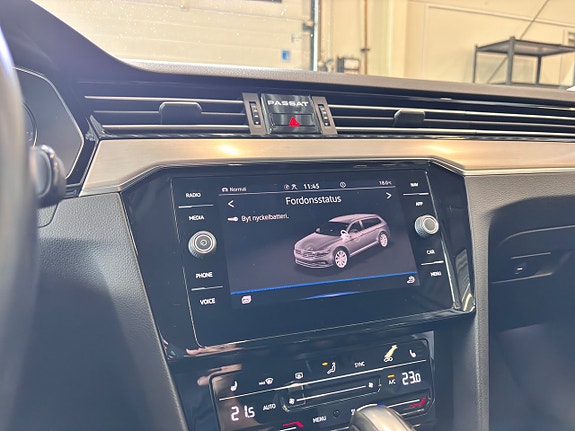 Volkswagen Passat 22 of 30