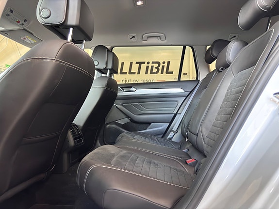 Volkswagen Passat 11 of 30