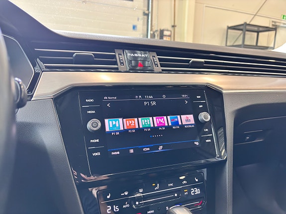 Volkswagen Passat 18 of 30