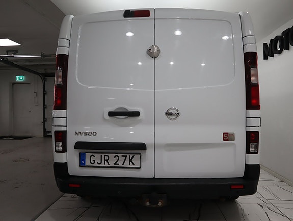 Nissan NV300 5 of 5