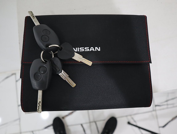 Nissan NV300 20 of 21