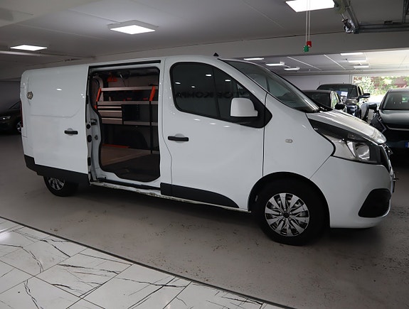 Nissan NV300 7 of 21