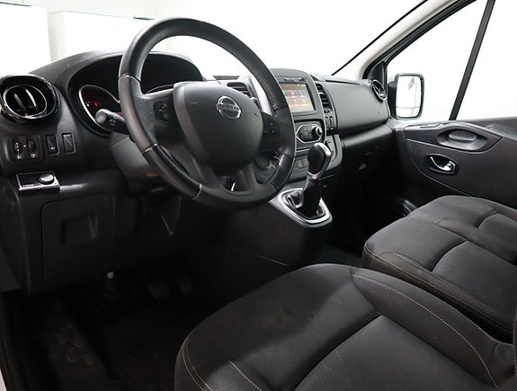 Nissan NV300 14 of 21