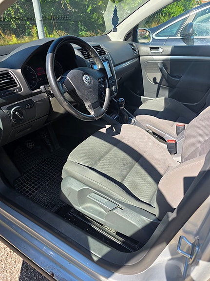 Volkswagen Golf V 4 of 5