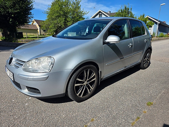Volkswagen Golf V 3 of 5