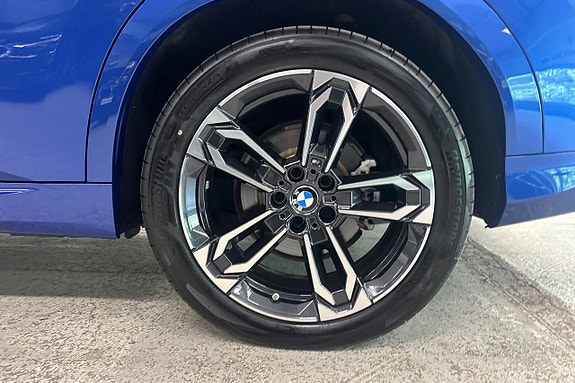 BMW iX2 15 of 18