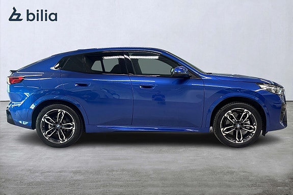 BMW iX2 16 of 18