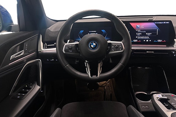 BMW iX2 9 of 18