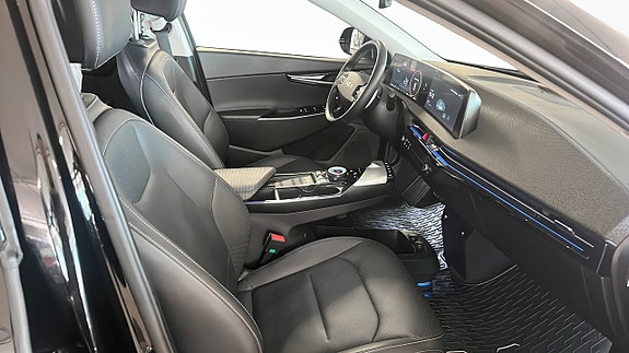 Kia EV6 3 of 5