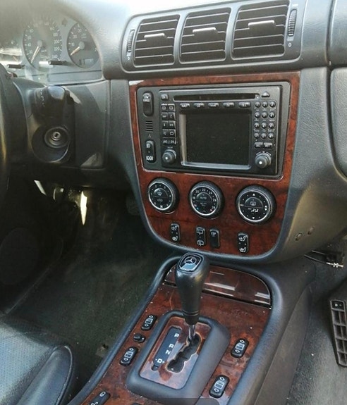 Mercedes-Benz ML320 3 of 4