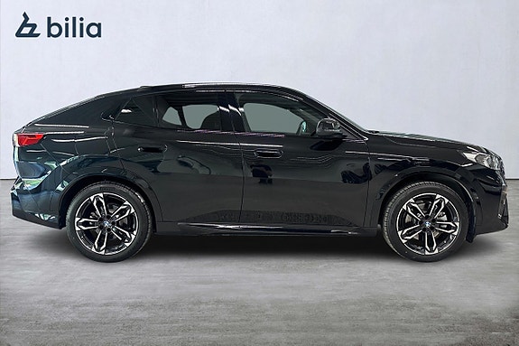 BMW iX2 16 of 18